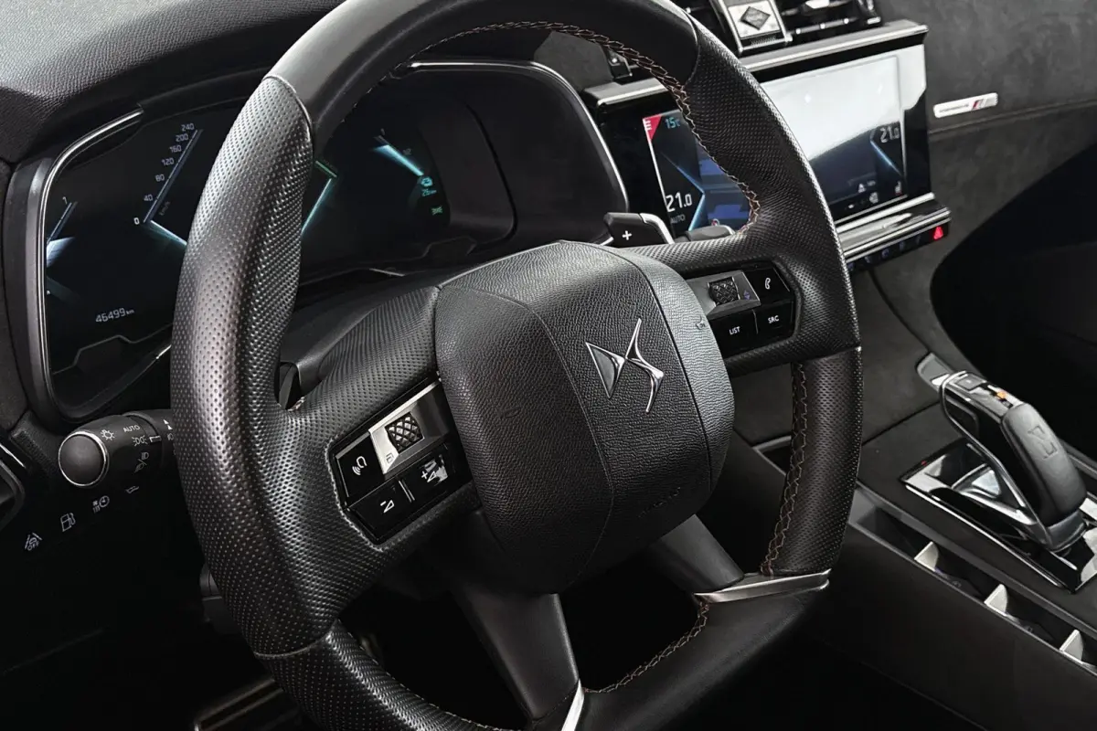 E-Tense Performance Line 225 SOH 97% Stoelverwarming Achteruitrijcamera Navigatie