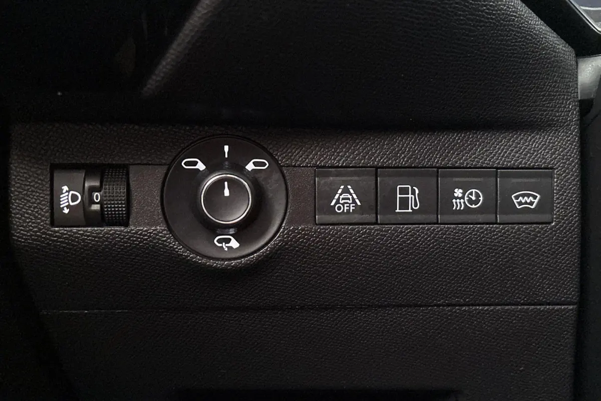 E-Tense Performance Line 225 SOH 97% Stoelverwarming Achteruitrijcamera Navigatie
