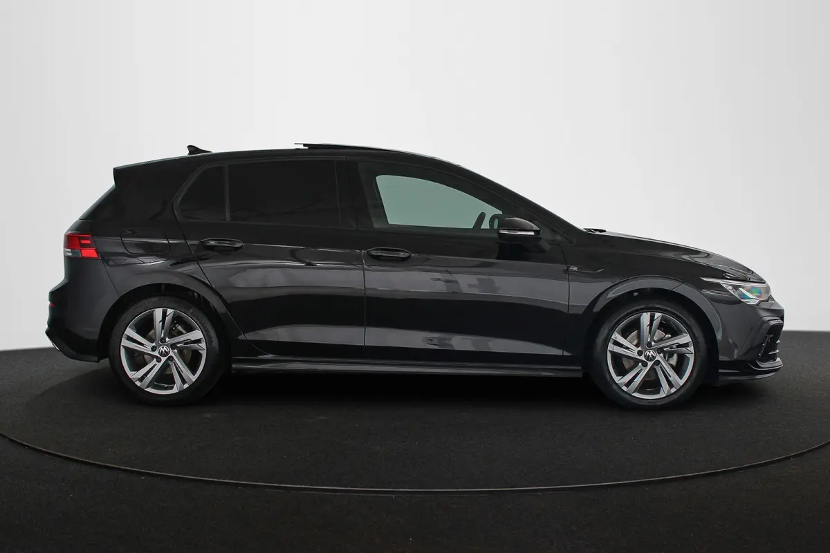 1.5 eTSI R-Line Panoramadak Stoel-Stuurverwarming Clima Carplay 18"
