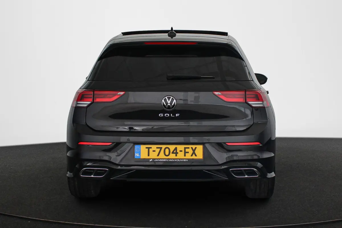 1.5 eTSI R-Line Panoramadak Stoel-Stuurverwarming Clima Carplay 18"