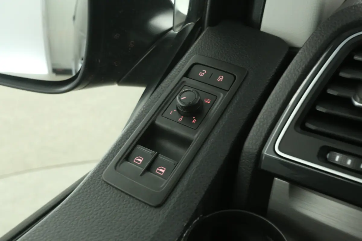 2.0 TDI L2H1 150PK Highline | Dubbele Cabine | Automaat | Airco | Camera | Cruise | Carplay | Trekhaak | Parkeersens.
