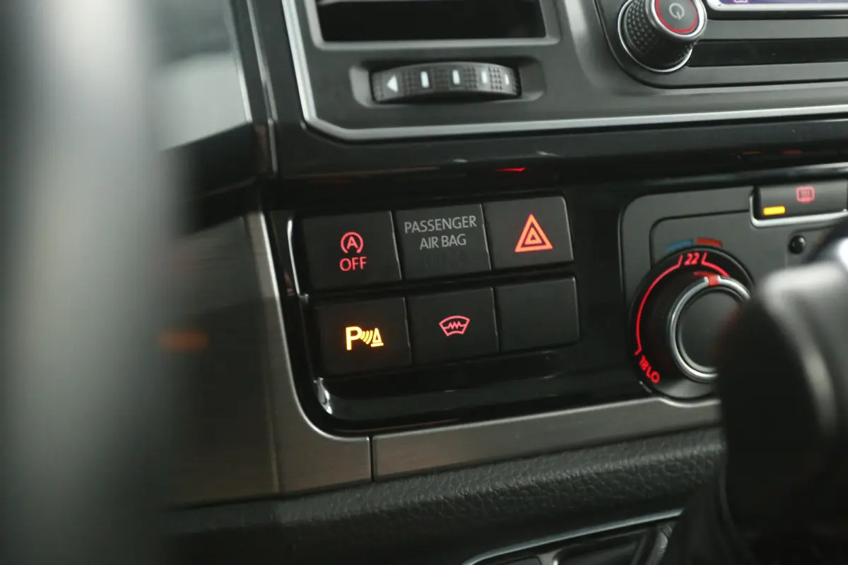 2.0 TDI L2H1 150PK Highline | Dubbele Cabine | Automaat | Airco | Camera | Cruise | Carplay | Trekhaak | Parkeersens.