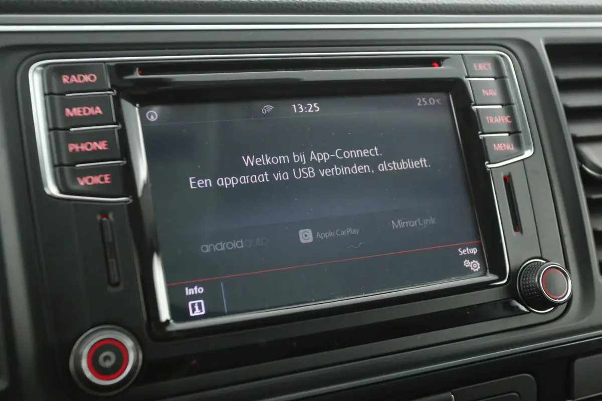 2.0 TDI L2H1 150PK Highline | Dubbele Cabine | Automaat | Airco | Camera | Cruise | Carplay | Trekhaak | Parkeersens.