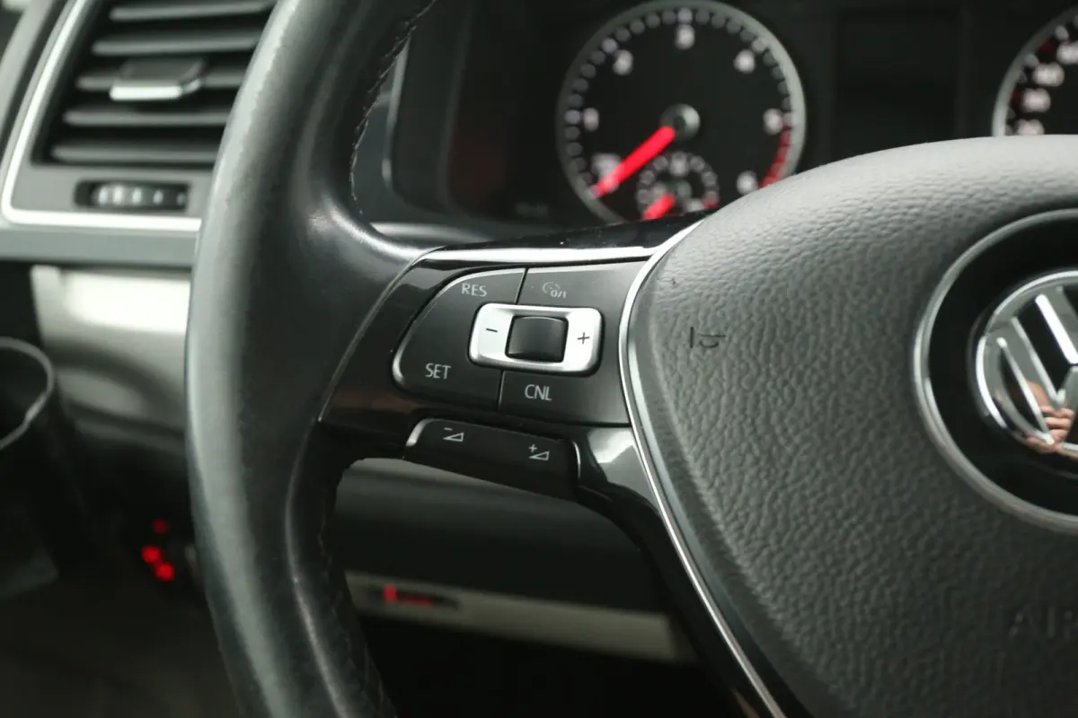 2.0 TDI L2H1 150PK Highline | Dubbele Cabine | Automaat | Airco | Camera | Cruise | Carplay | Trekhaak | Parkeersens.