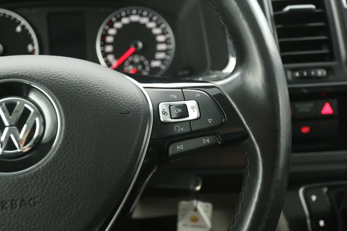 2.0 TDI L2H1 150PK Highline | Dubbele Cabine | Automaat | Airco | Camera | Cruise | Carplay | Trekhaak | Parkeersens.