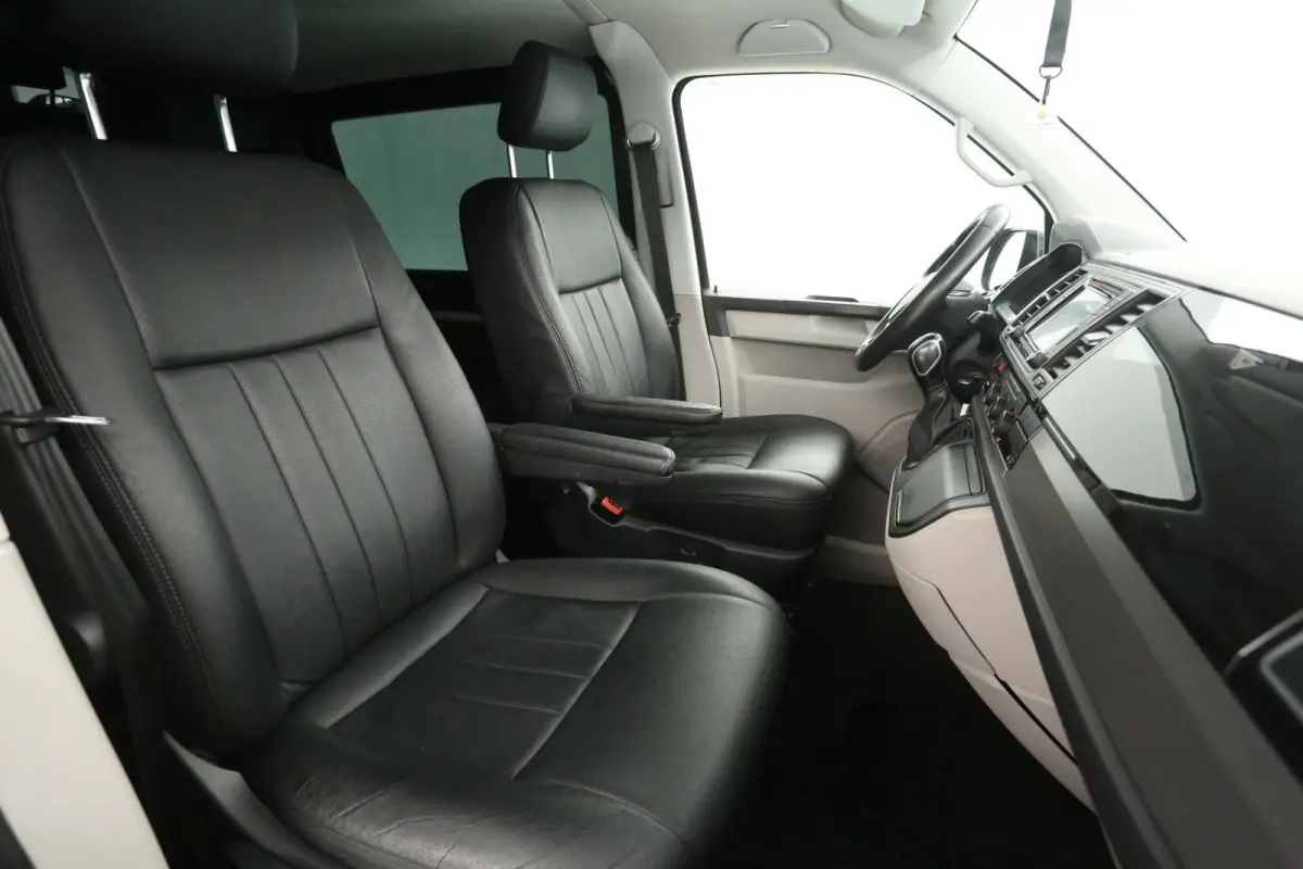 2.0 TDI L2H1 150PK Highline | Dubbele Cabine | Automaat | Airco | Camera | Cruise | Carplay | Trekhaak | Parkeersens.