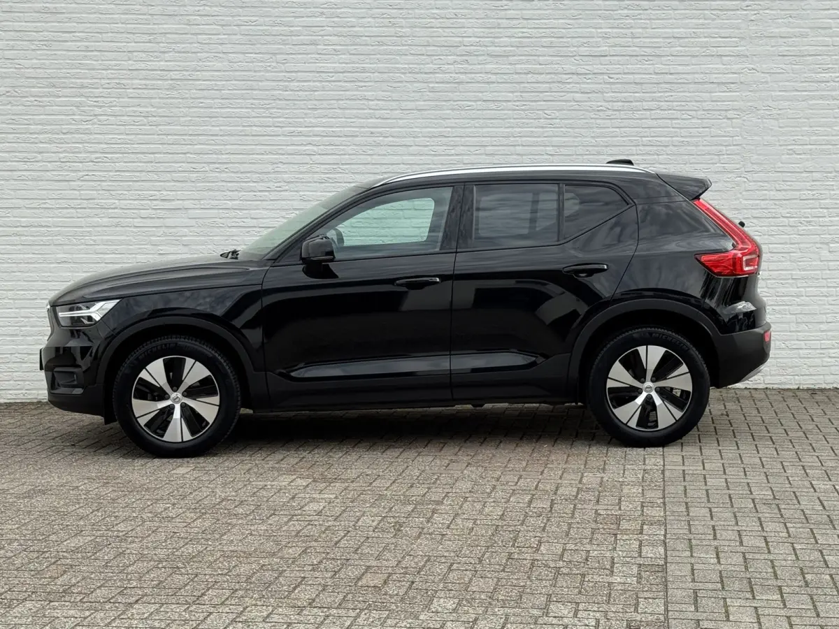 1.5 T2 Momentum Core Achteruitrijcamera Carplay Adaptive Cruise Climate Control Stoel en Stuurverwarming