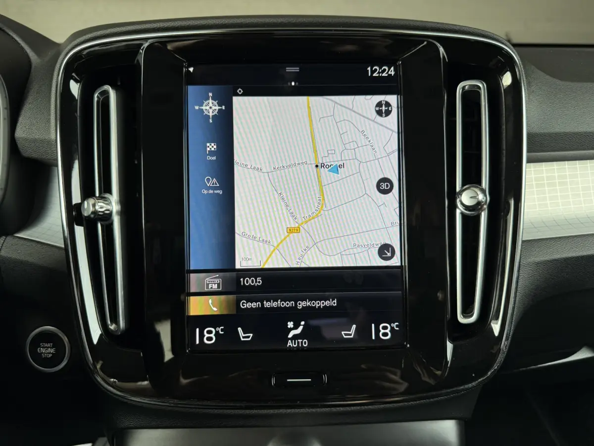 1.5 T2 Momentum Core Achteruitrijcamera Carplay Adaptive Cruise Climate Control Stoel en Stuurverwarming