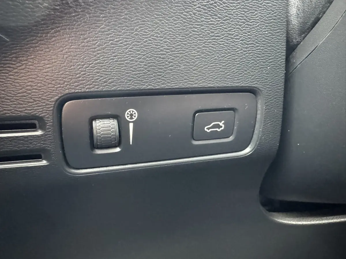 1.5 T2 Momentum Core Achteruitrijcamera Carplay Adaptive Cruise Climate Control Stoel en Stuurverwarming