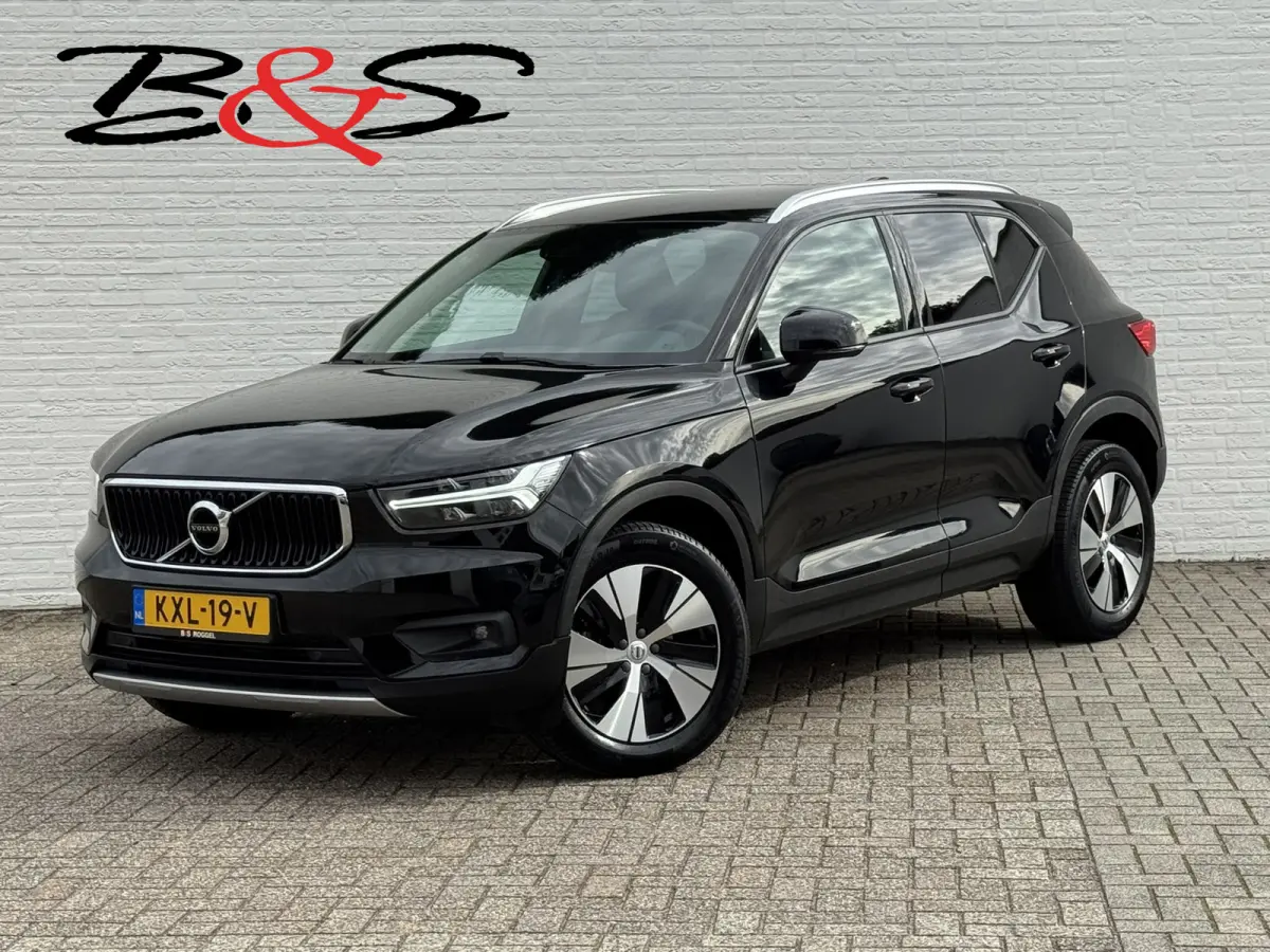 1.5 T2 Momentum Core Achteruitrijcamera Carplay Adaptive Cruise Climate Control Stoel en Stuurverwarming