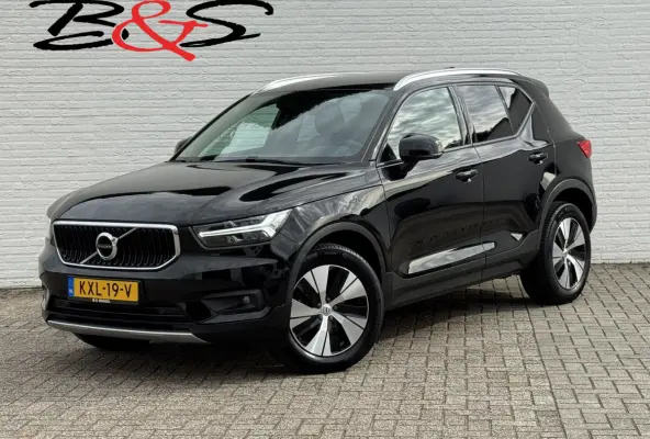 1.5 T2 Momentum Core Achteruitrijcamera Carplay Adaptive Cruise Climate Control Stoel en Stuurverwarming