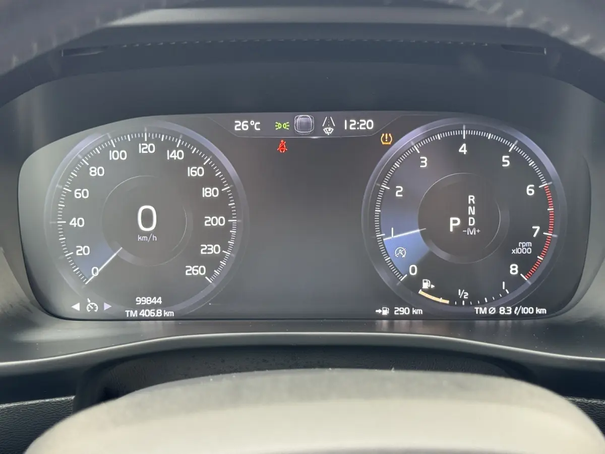 1.5 T2 Momentum Core Achteruitrijcamera Carplay Adaptive Cruise Climate Control Stoel en Stuurverwarming