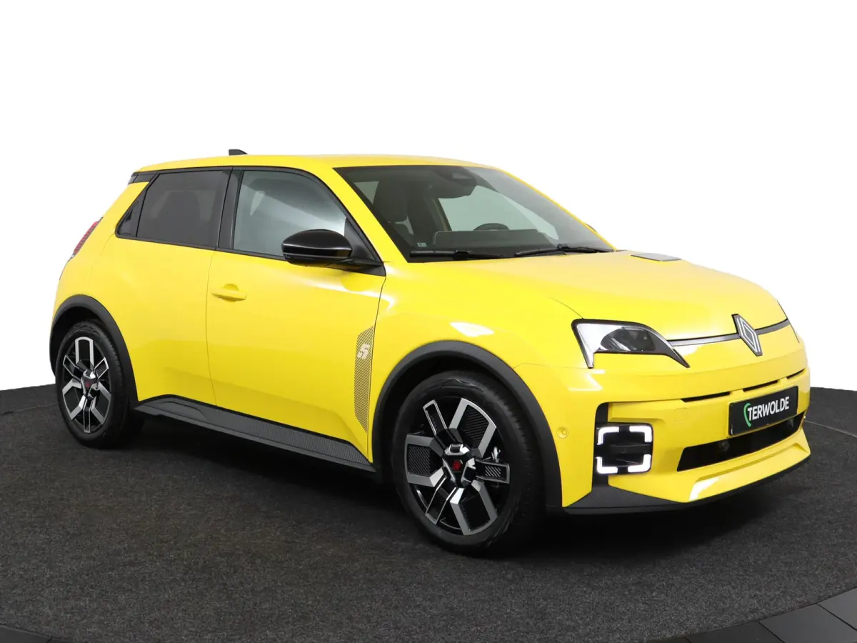 techno 150 pk comfort range | pack advanced driving assist | Harman Kardon® premium audio |