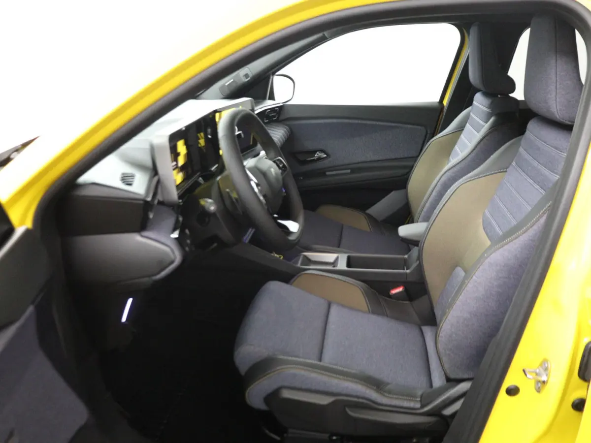 techno 150 pk comfort range | pack advanced driving assist | Harman Kardon® premium audio |