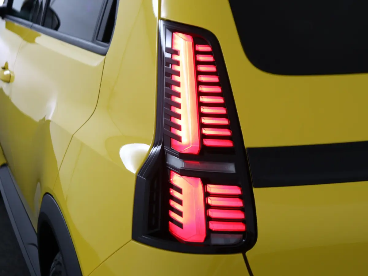 techno 150 pk comfort range | pack advanced driving assist | Harman Kardon® premium audio |