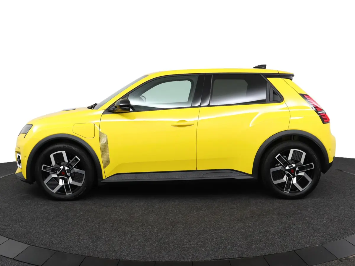 techno 150 pk comfort range | pack advanced driving assist | Harman Kardon® premium audio |