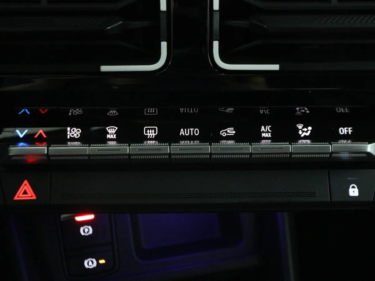 techno 150 pk comfort range | pack advanced driving assist | Harman Kardon® premium audio |