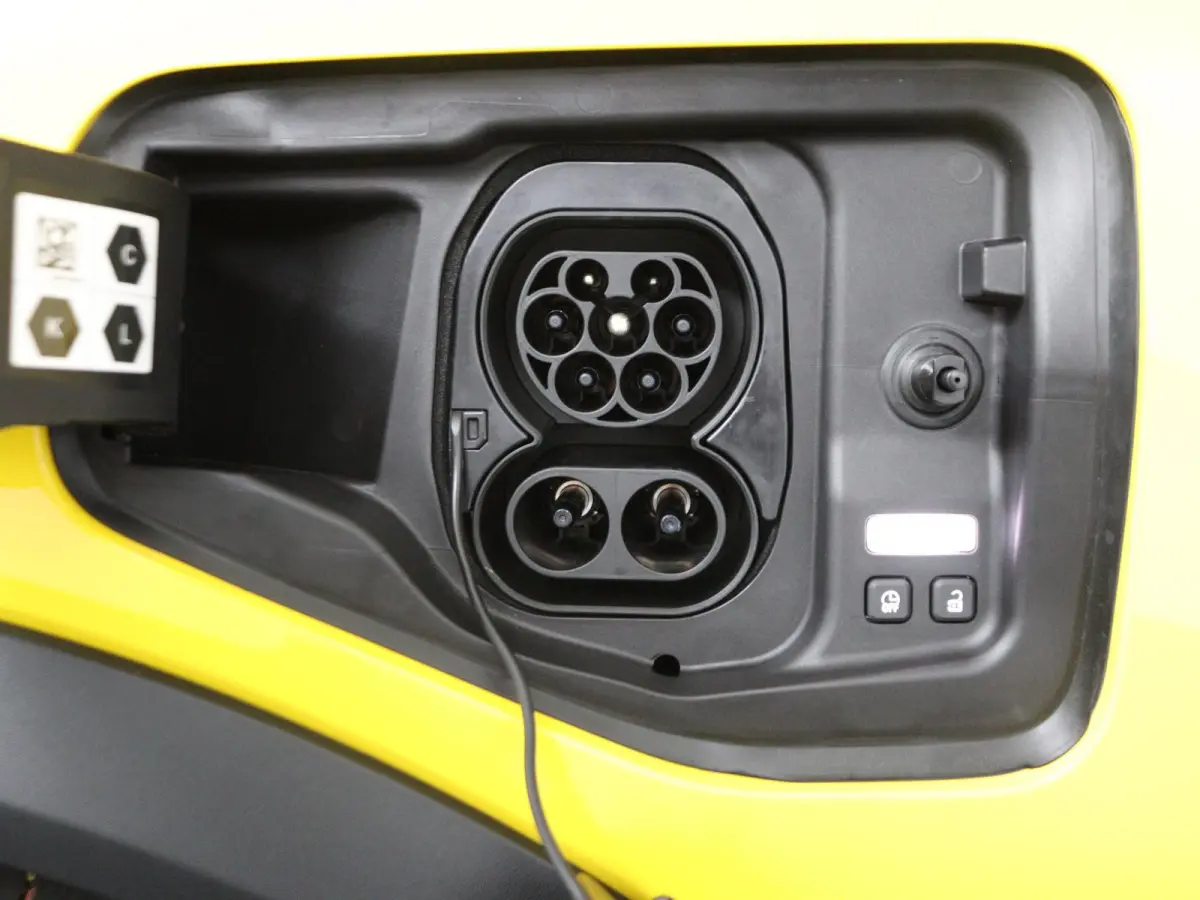 techno 150 pk comfort range | pack advanced driving assist | Harman Kardon® premium audio |