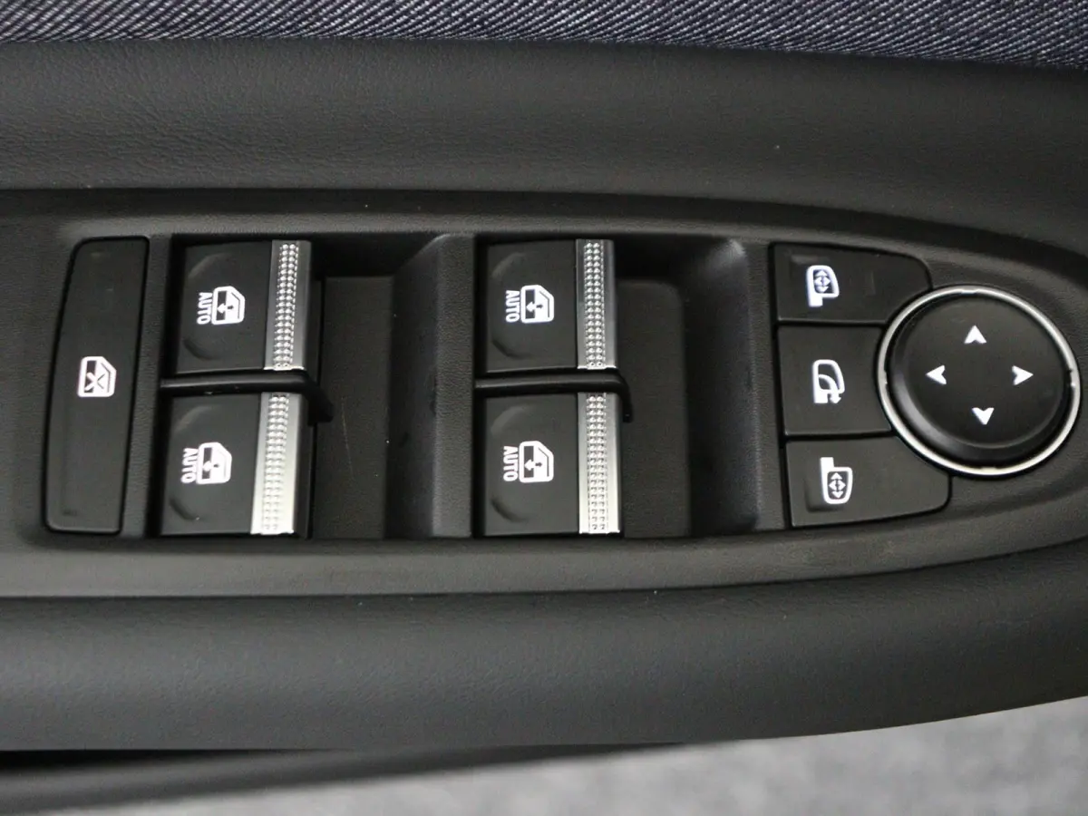 techno 150 pk comfort range | pack advanced driving assist | Harman Kardon® premium audio |