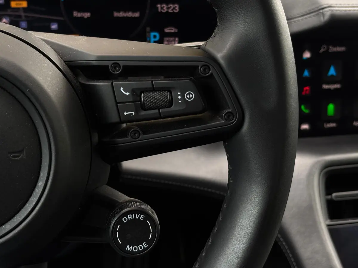 Turbo 93 kWh (Goed OndH, Panorama, Passagier Display, Bose, LuchtVering, SportChrono, Ledere Dash, 360 Camera, Etc)