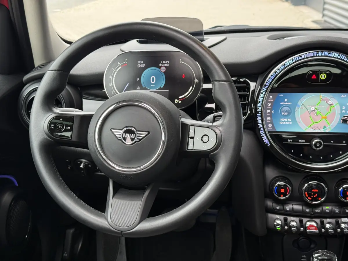 1.5 Cooper Pano/Camera/Apple