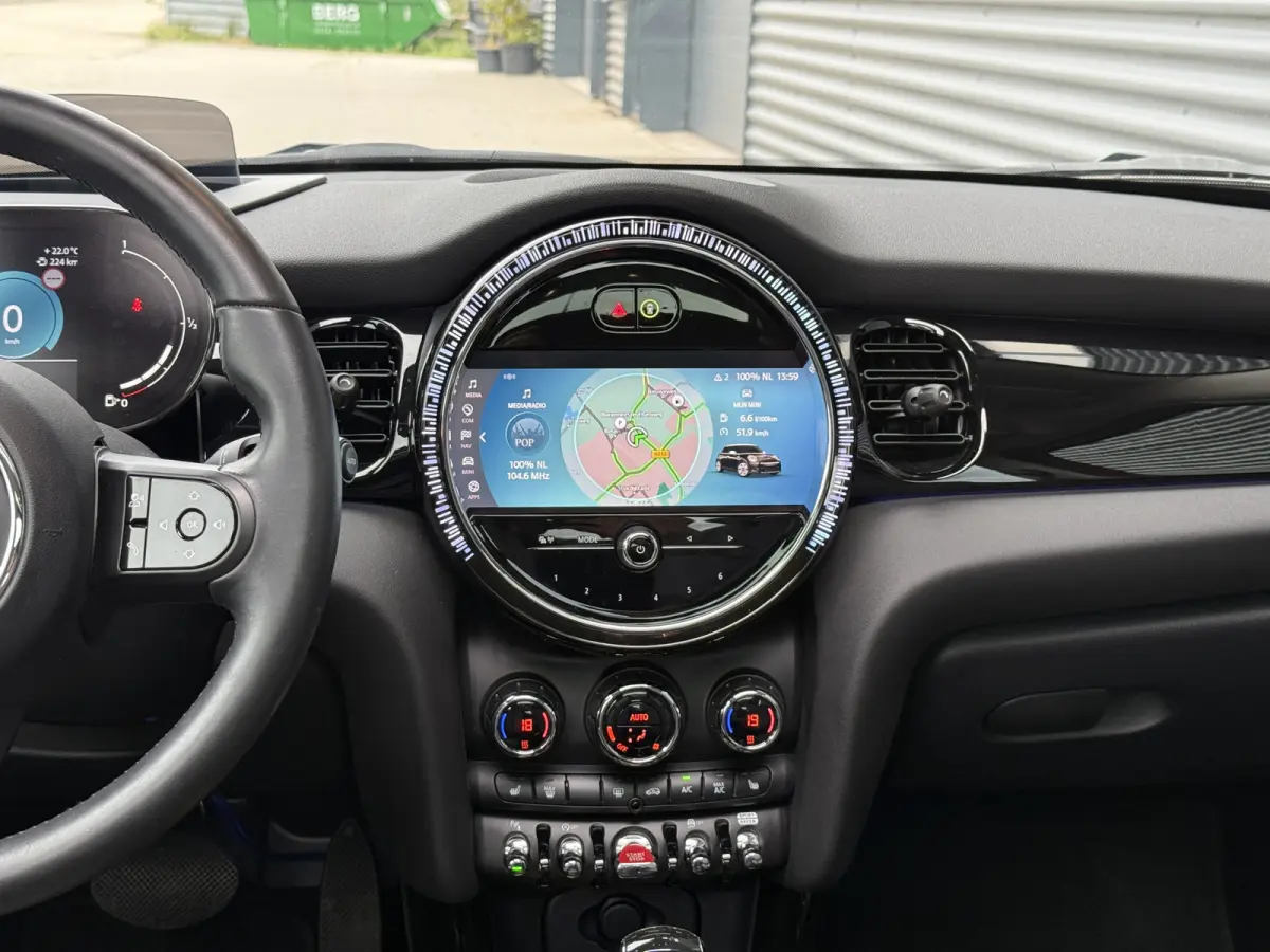 1.5 Cooper Pano/Camera/Apple