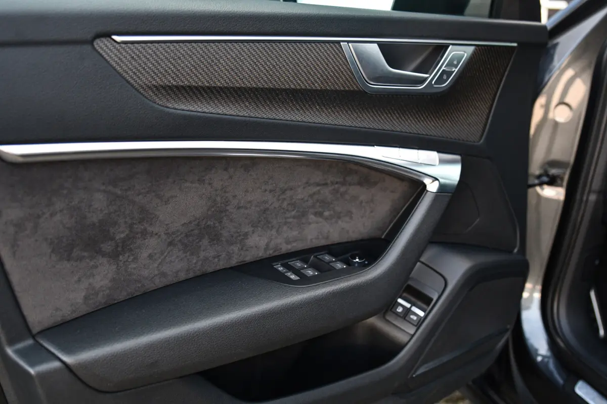 55 TFSI e quattro Competition 3x S-Line, RS Seats, Carbon, Pano, Matrix, B&O, 360, Memory, Keyless, ACC, Trekhaak!