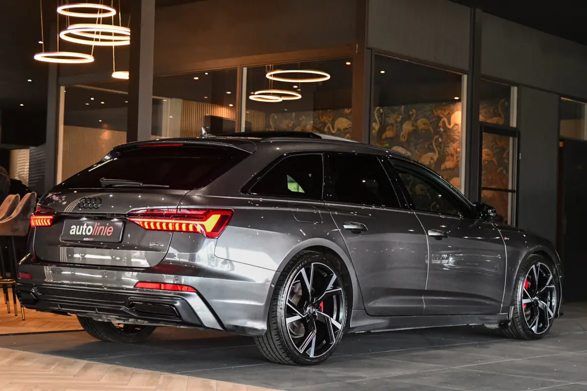 55 TFSI e quattro Competition 3x S-Line, RS Seats, Carbon, Pano, Matrix, B&O, 360, Memory, Keyless, ACC, Trekhaak!