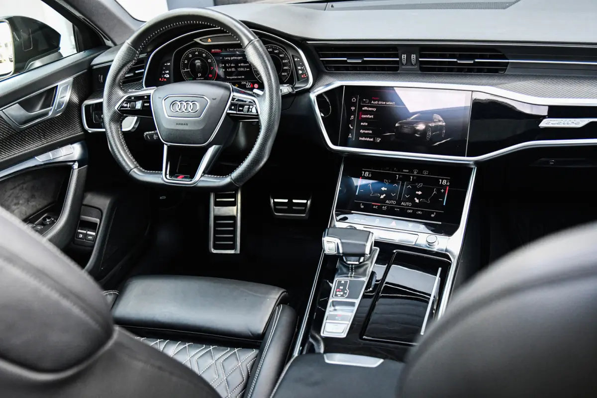 55 TFSI e quattro Competition 3x S-Line, RS Seats, Carbon, Pano, Matrix, B&O, 360, Memory, Keyless, ACC, Trekhaak!