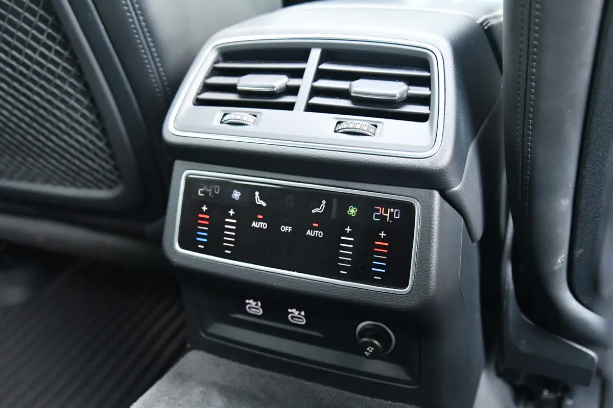 55 TFSI e quattro Competition 3x S-Line, RS Seats, Carbon, Pano, Matrix, B&O, 360, Memory, Keyless, ACC, Trekhaak!
