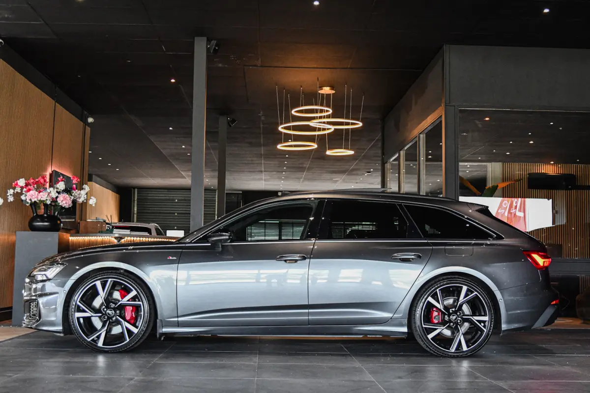 55 TFSI e quattro Competition 3x S-Line, RS Seats, Carbon, Pano, Matrix, B&O, 360, Memory, Keyless, ACC, Trekhaak!