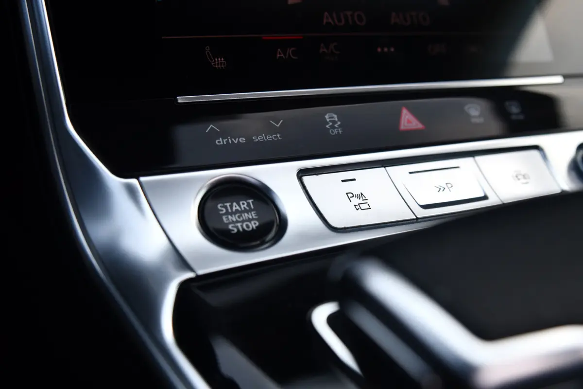 55 TFSI e quattro Competition 3x S-Line, RS Seats, Carbon, Pano, Matrix, B&O, 360, Memory, Keyless, ACC, Trekhaak!