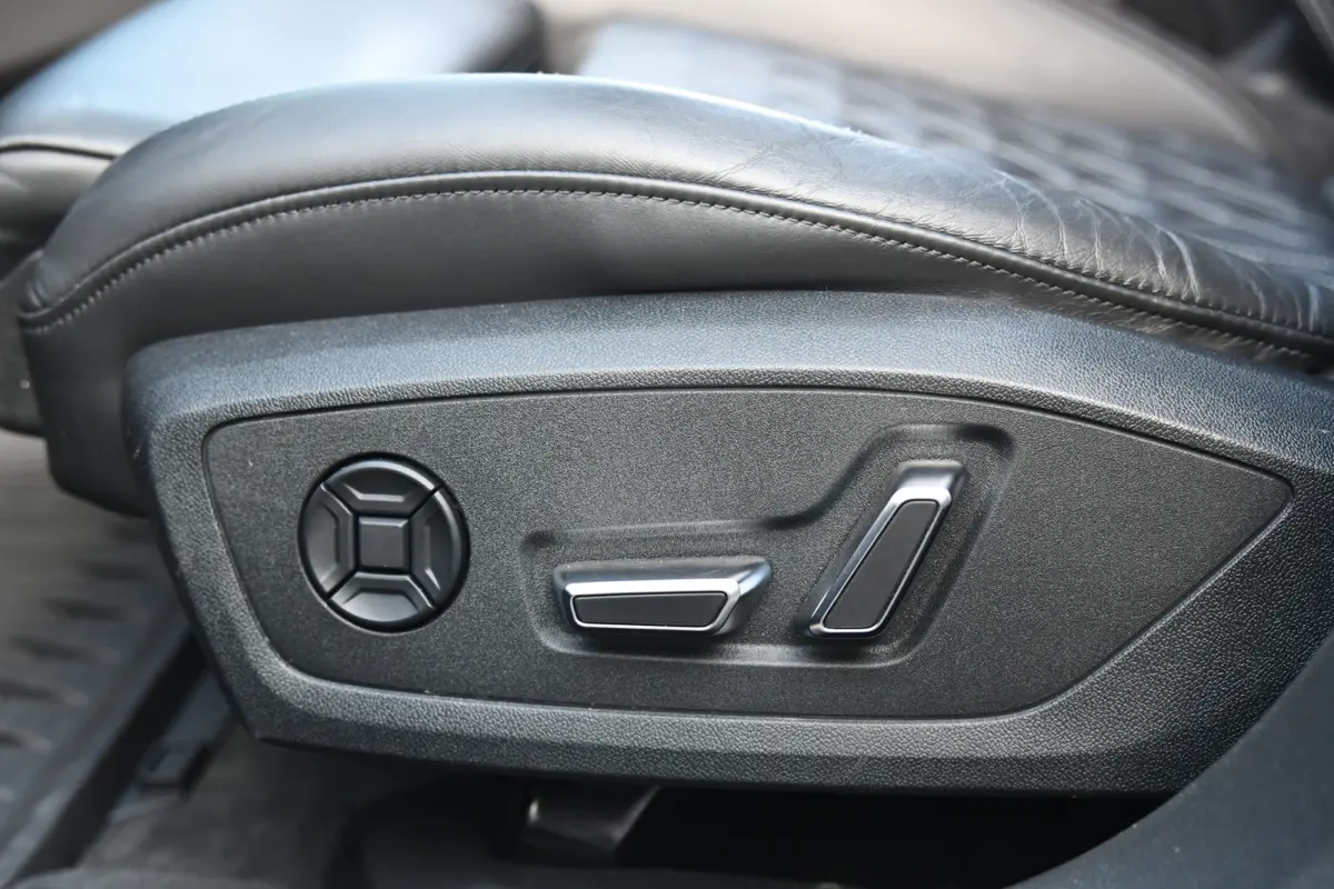55 TFSI e quattro Competition 3x S-Line, RS Seats, Carbon, Pano, Matrix, B&O, 360, Memory, Keyless, ACC, Trekhaak!