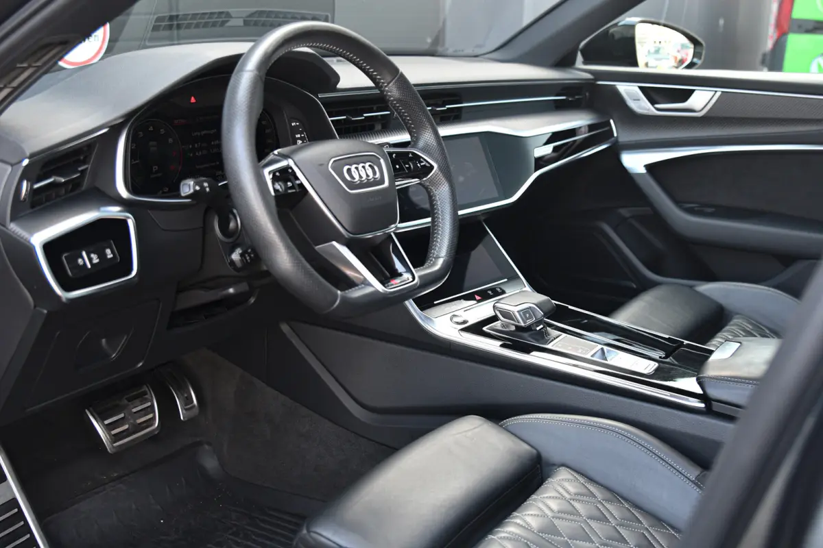 55 TFSI e quattro Competition 3x S-Line, RS Seats, Carbon, Pano, Matrix, B&O, 360, Memory, Keyless, ACC, Trekhaak!