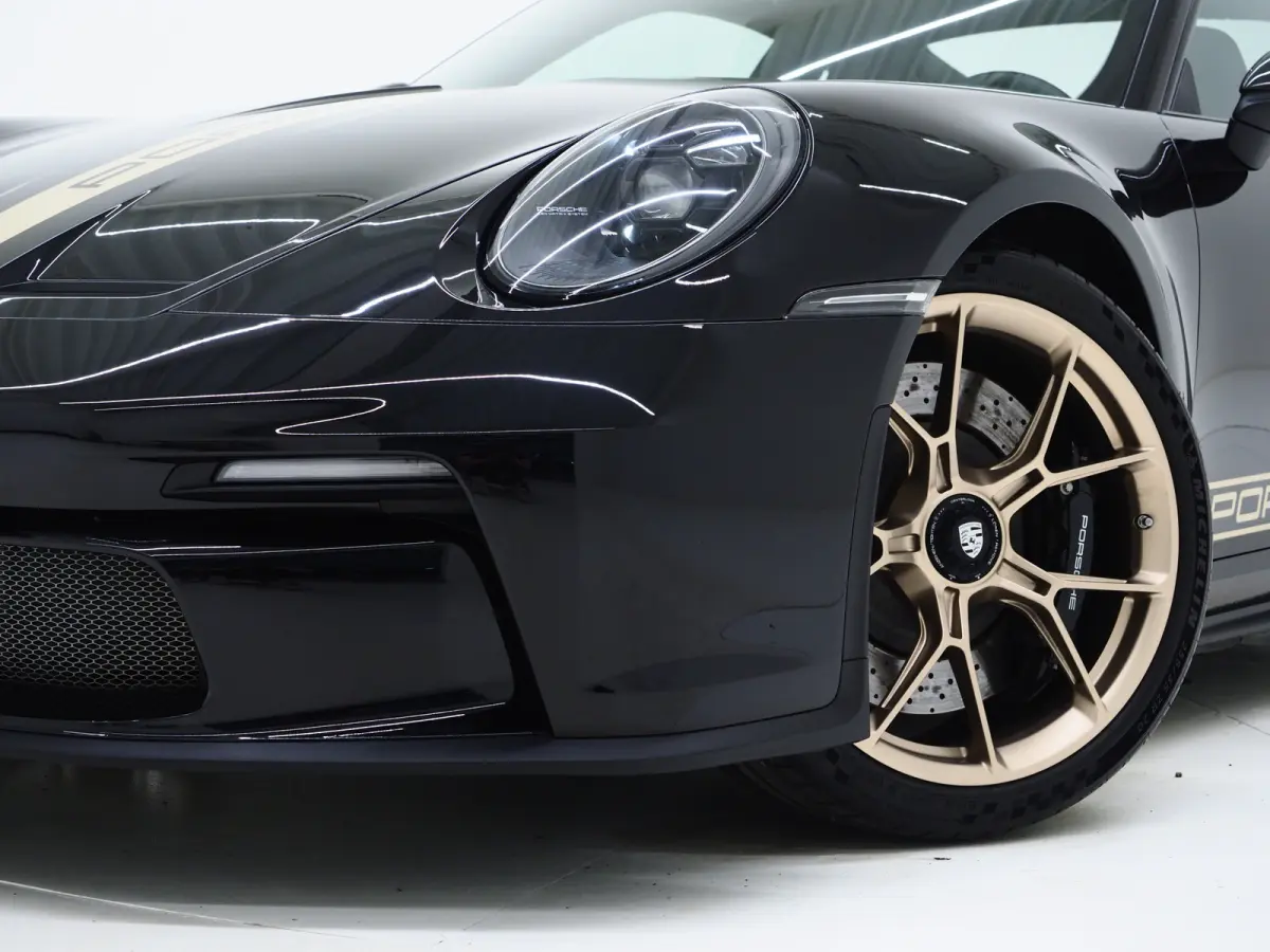4.0 GT3 Touring | Akrapovic | PPF | Sports Chrono + | Lift | Carbon | Neodyme