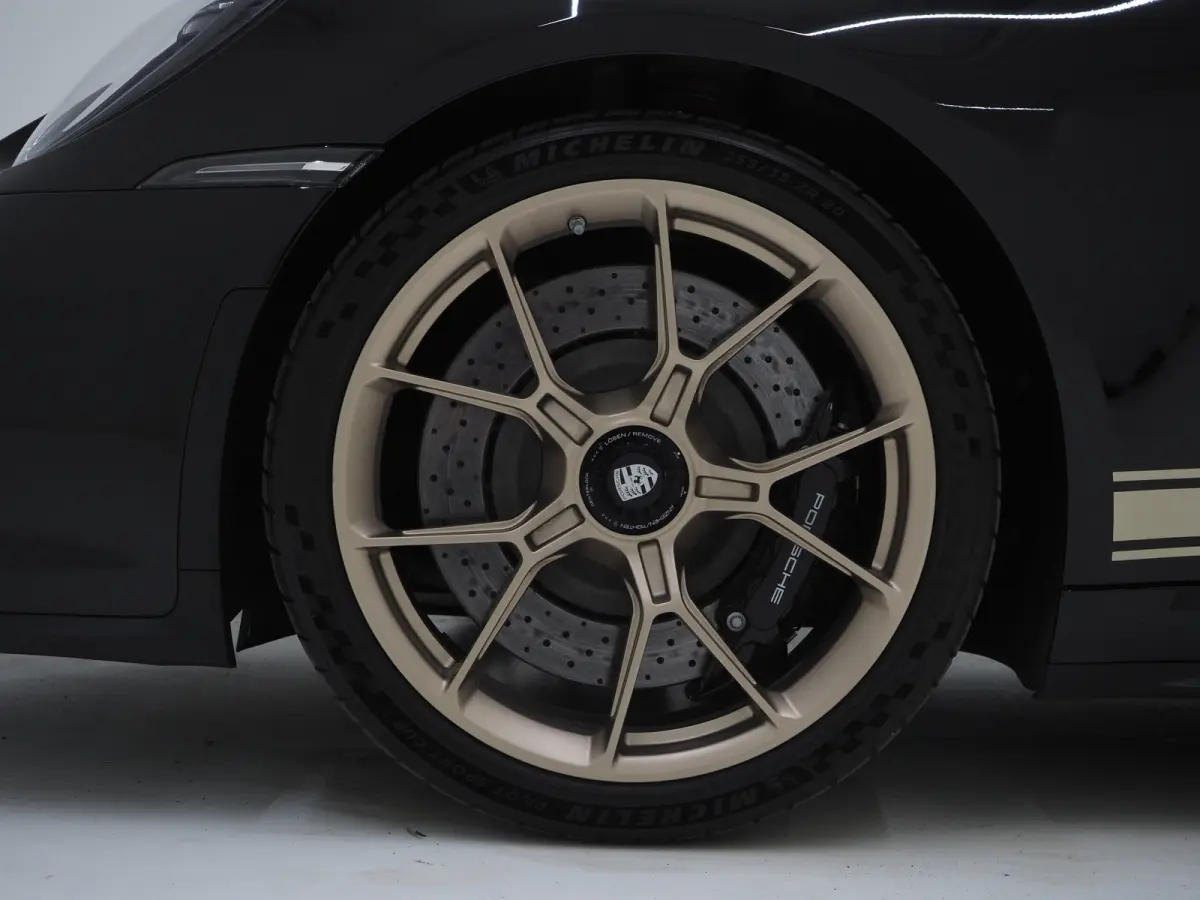 4.0 GT3 Touring | Akrapovic | PPF | Sports Chrono + | Lift | Carbon | Neodyme