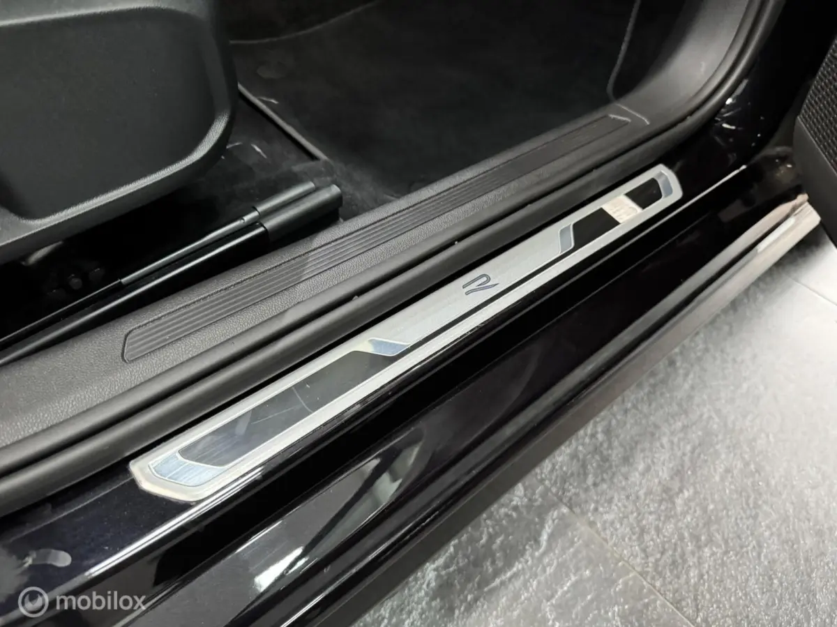 R LINE AUTOMAAT PANO IQ KEYLESS FULL OPTION