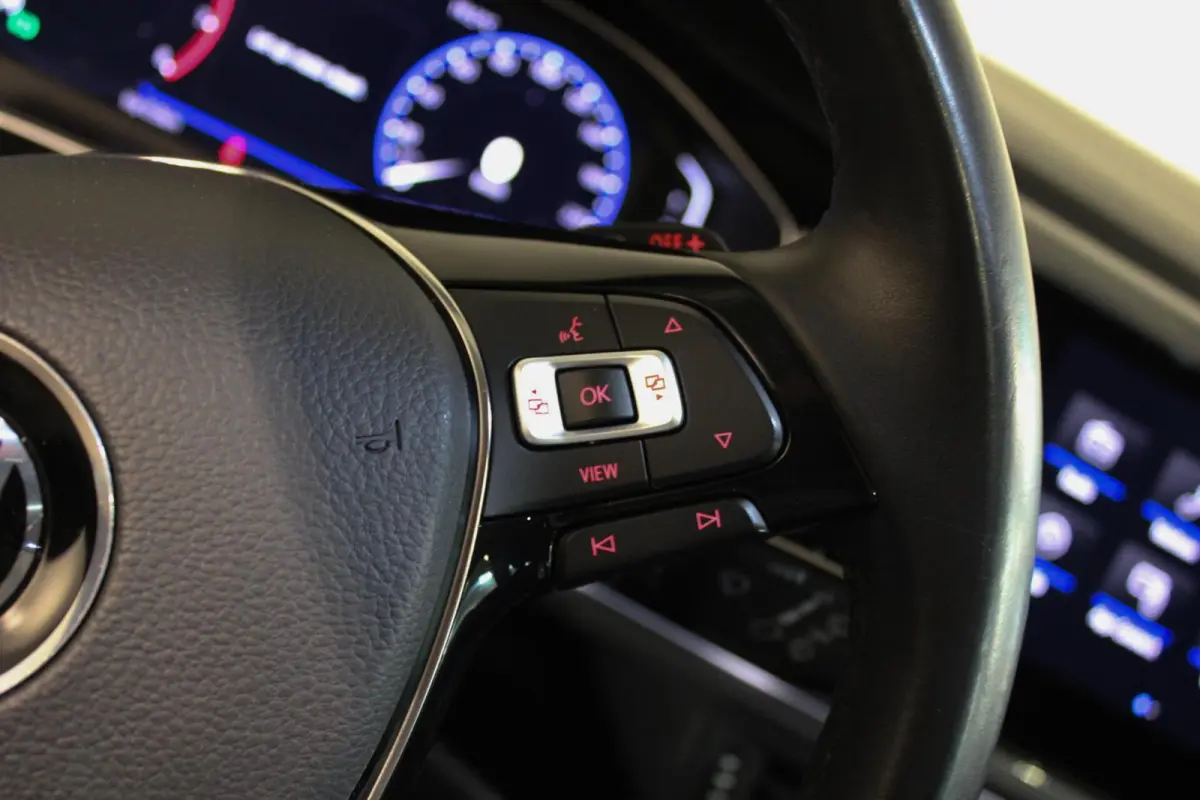 1.0 TSI Highline R-line PANO | AUTOMAAT