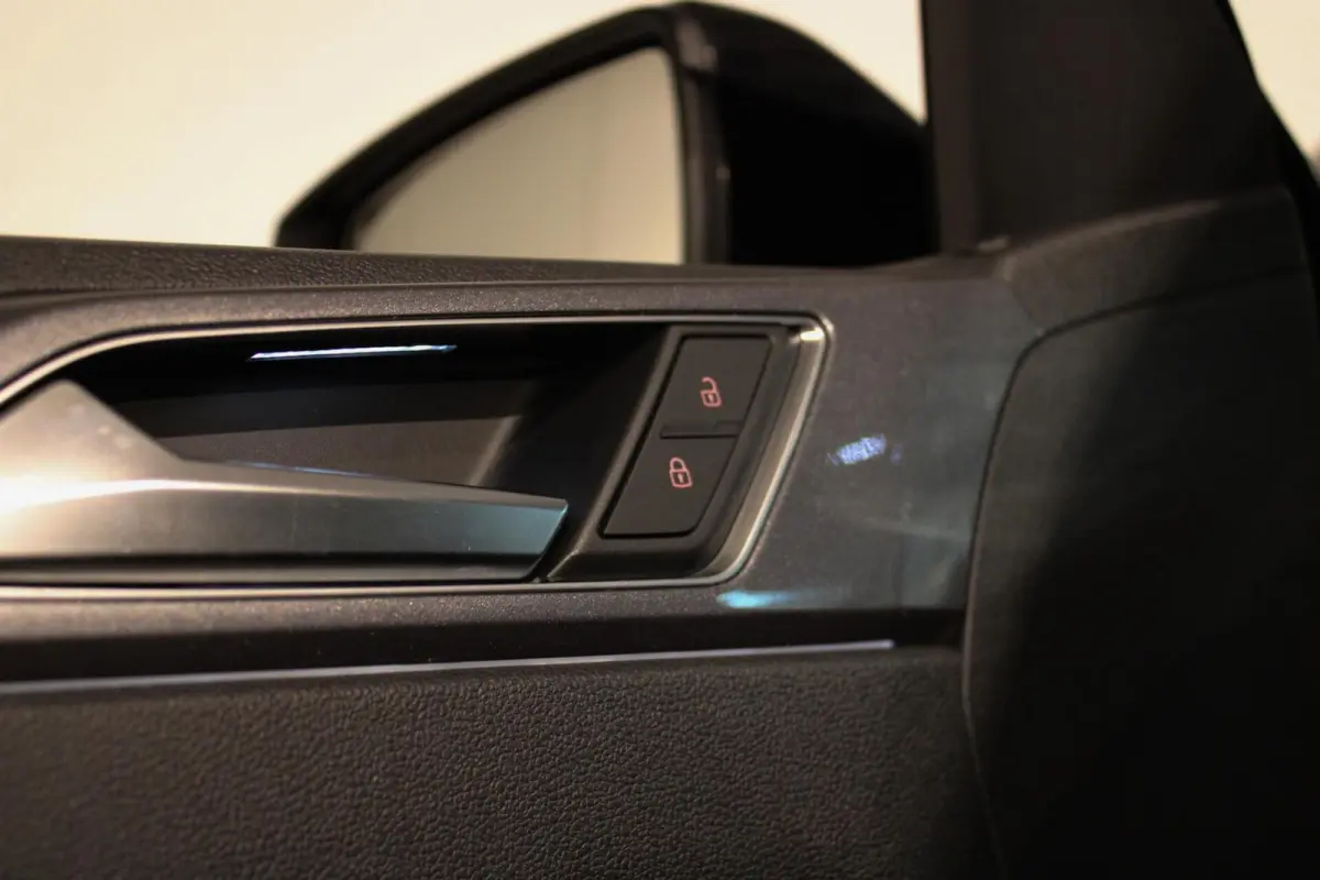 1.0 TSI Highline R-line PANO | AUTOMAAT