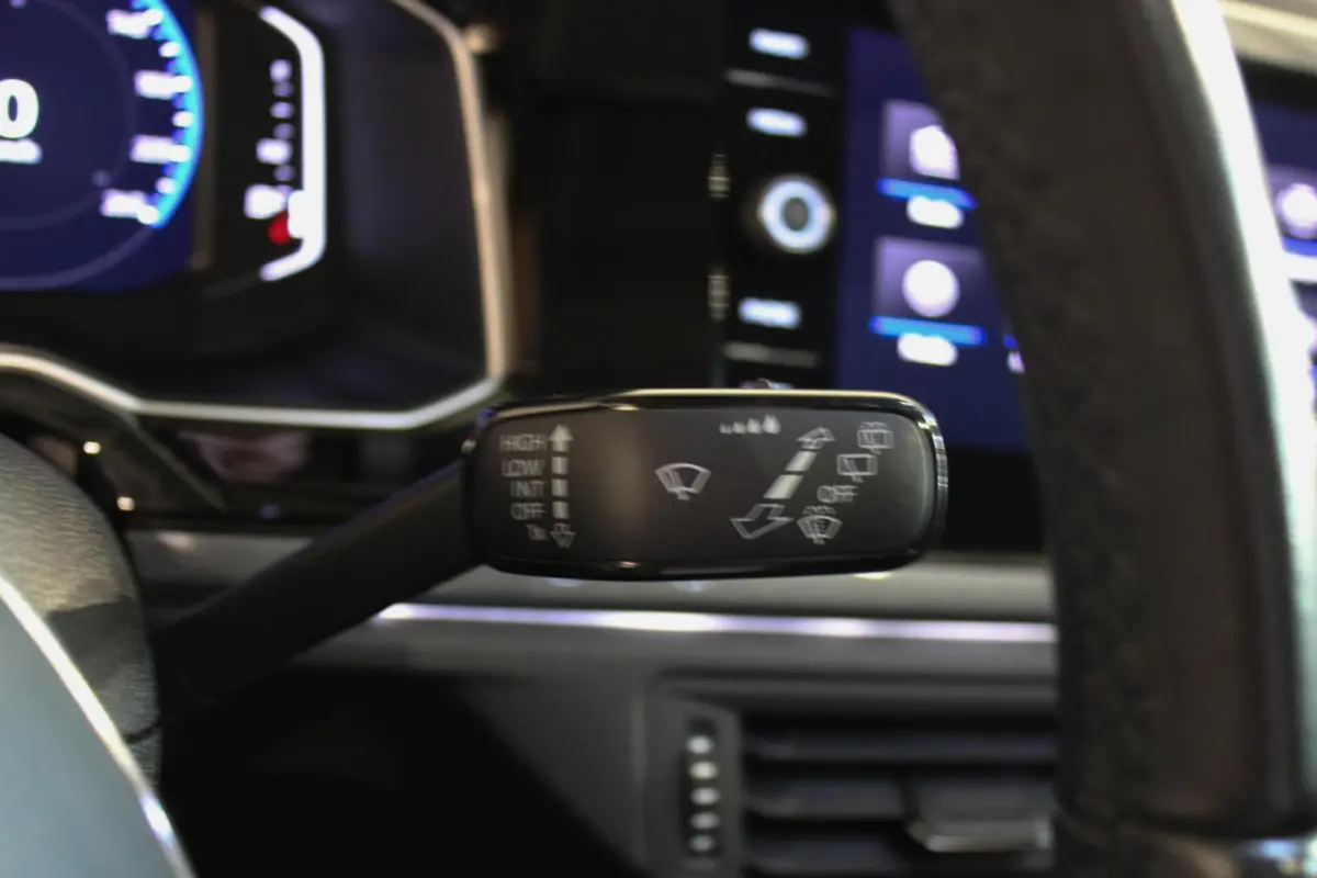 1.0 TSI Highline R-line PANO | AUTOMAAT