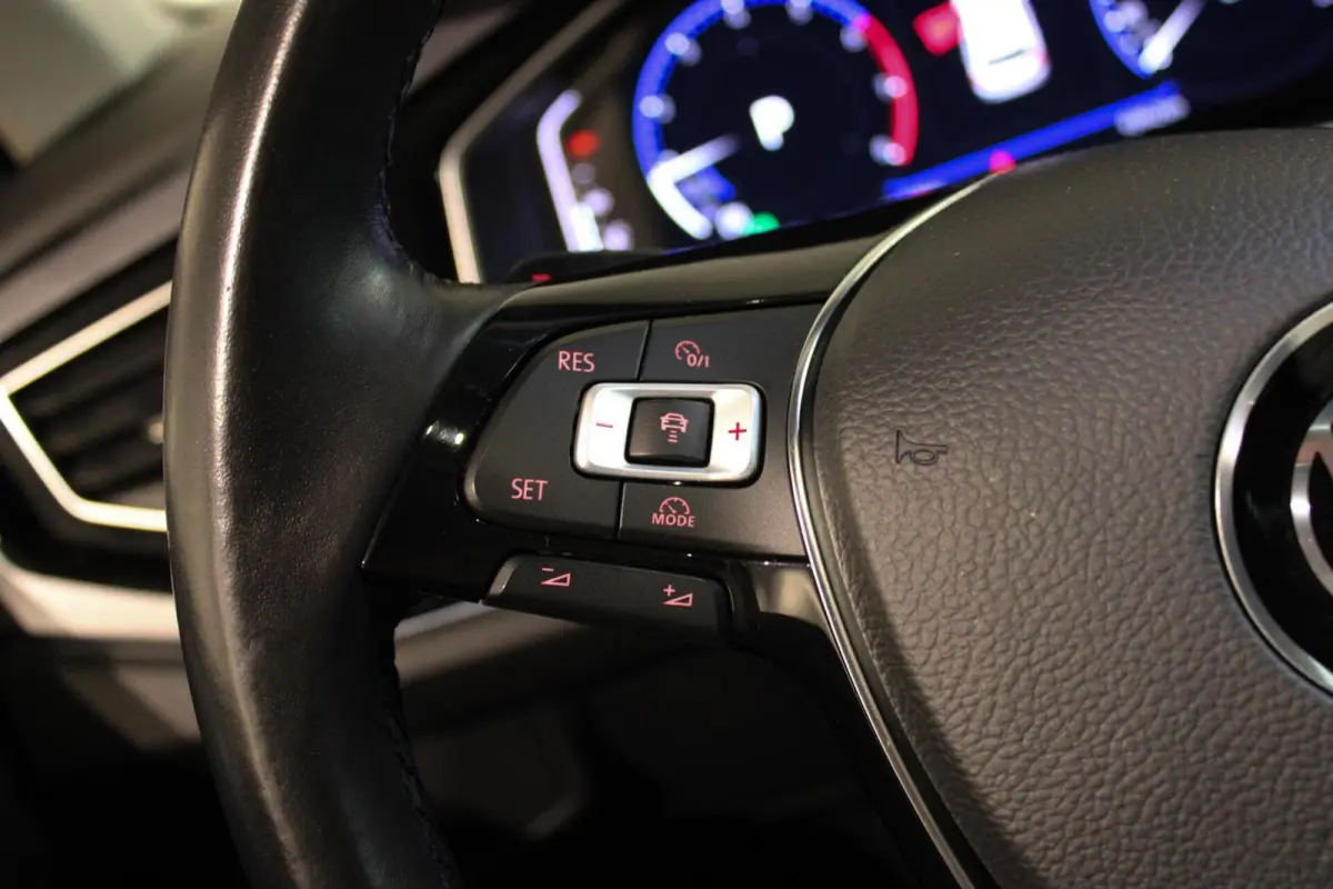 1.0 TSI Highline R-line PANO | AUTOMAAT