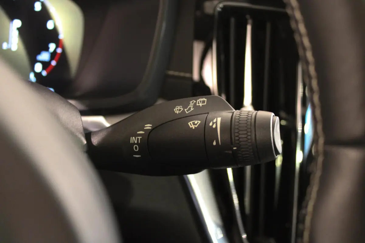 2.0 T5 R-Design PANO | H&K | 20 " | TREKH | POLEST