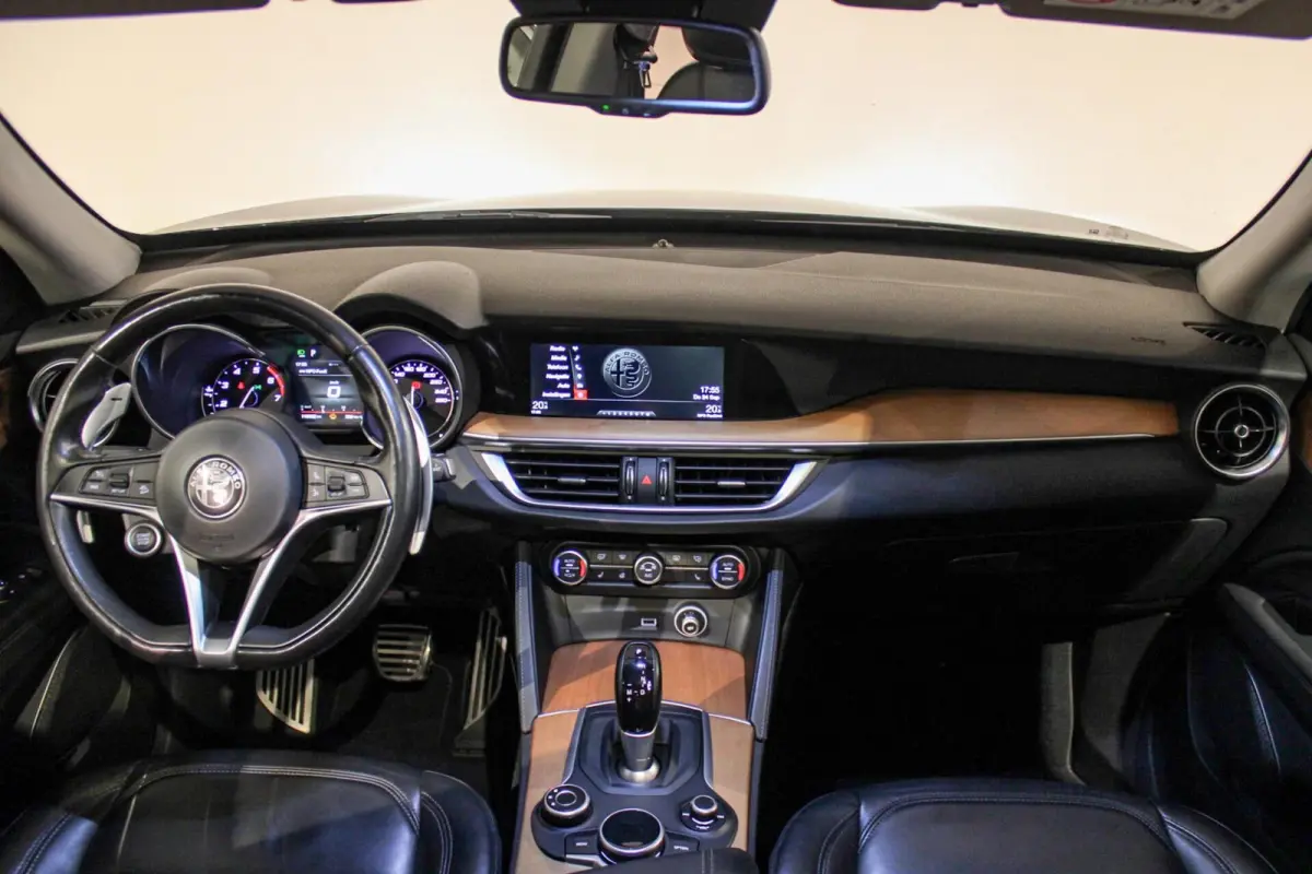 2.0 T AWD Q4 First Edition PANO | LEER