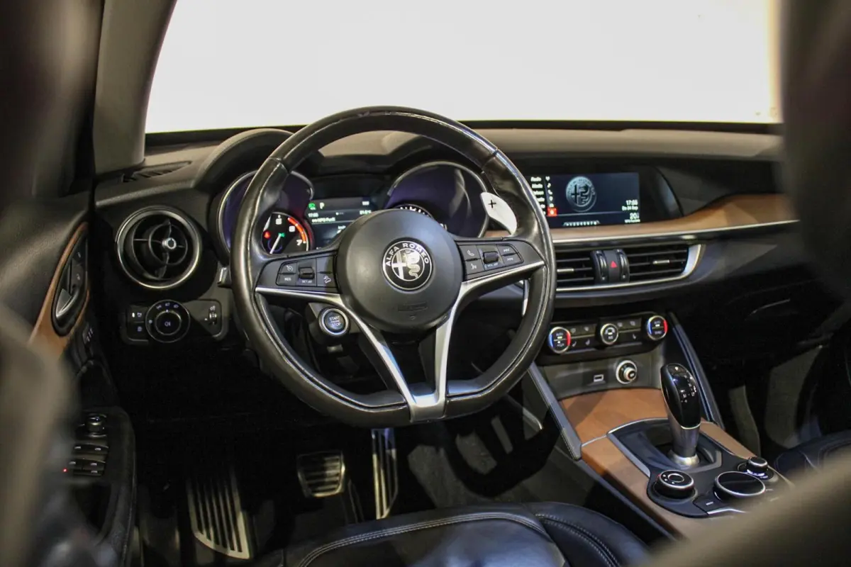 2.0 T AWD Q4 First Edition PANO | LEER