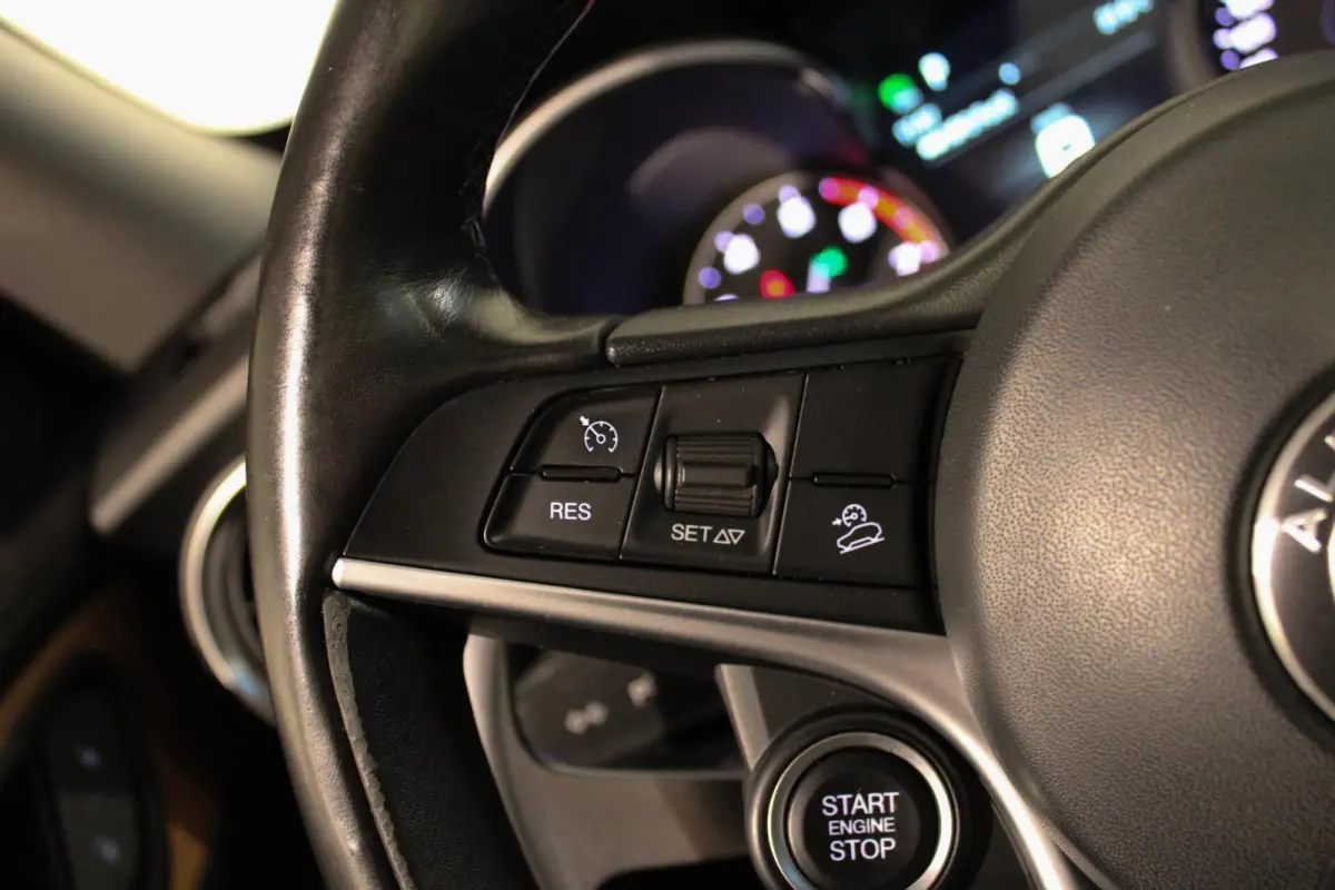 2.0 T AWD Q4 First Edition PANO | LEER
