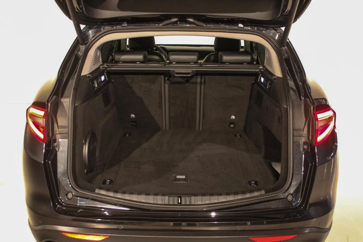 2.0 T AWD Q4 First Edition PANO | LEER