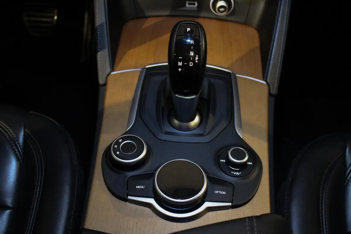 2.0 T AWD Q4 First Edition PANO | LEER