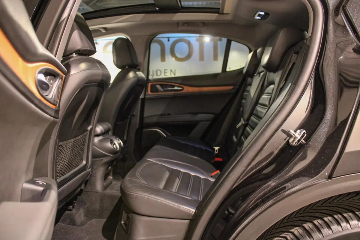2.0 T AWD Q4 First Edition PANO | LEER