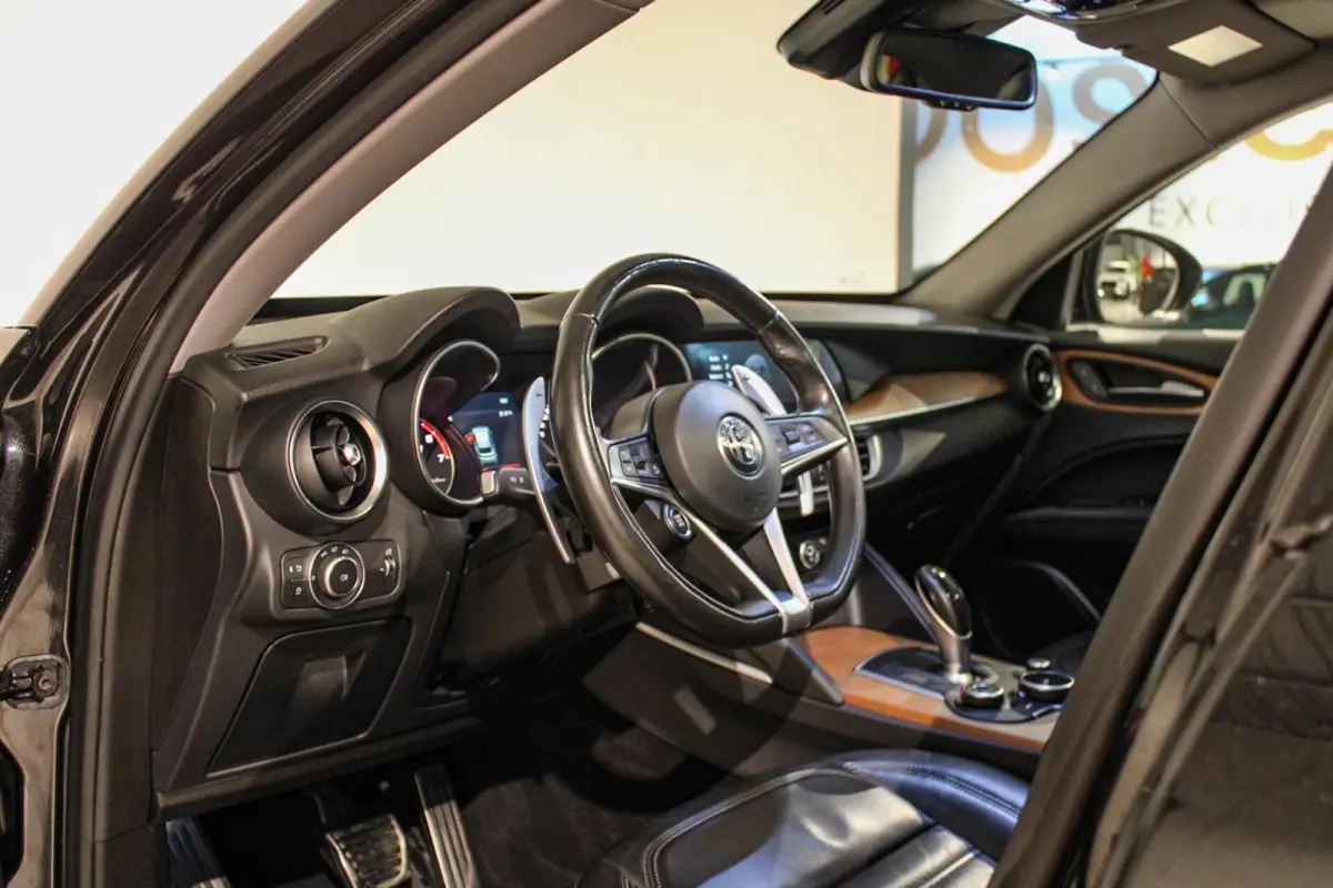 2.0 T AWD Q4 First Edition PANO | LEER