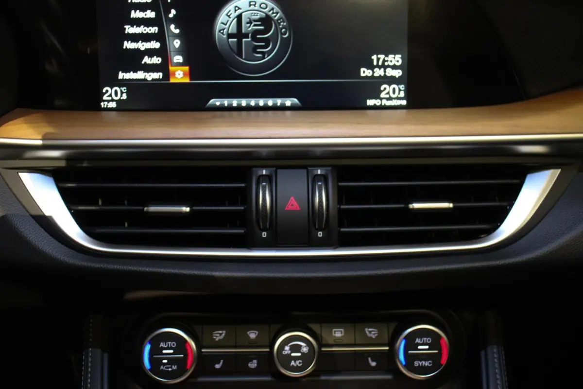 2.0 T AWD Q4 First Edition PANO | LEER